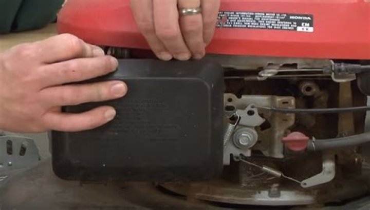 How To Adjust The Carburetor On A Snapper Riding Mower