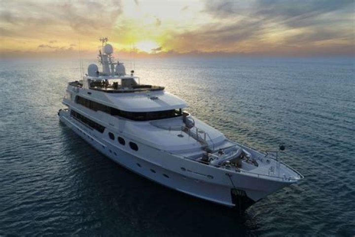 Question: How Long To Travel By Boat From Miami To Bahamas
