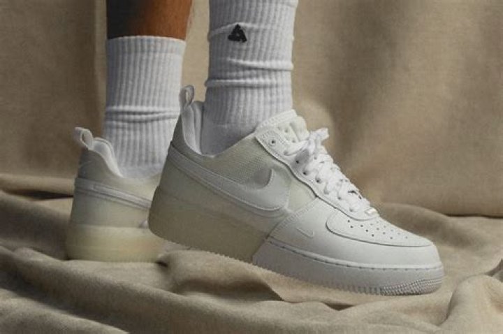 Question: Why Are My Air Force Ones Squeaking