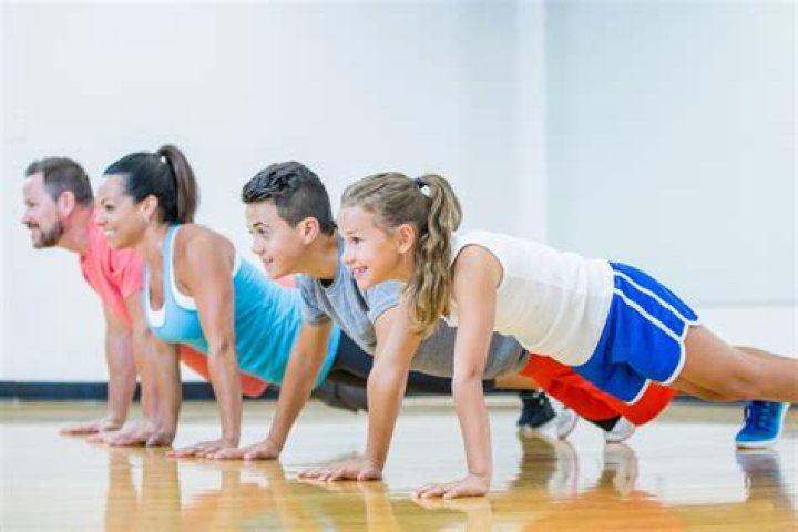 Quick Answer: How Many Push Ups Should A 11 Year Old Do