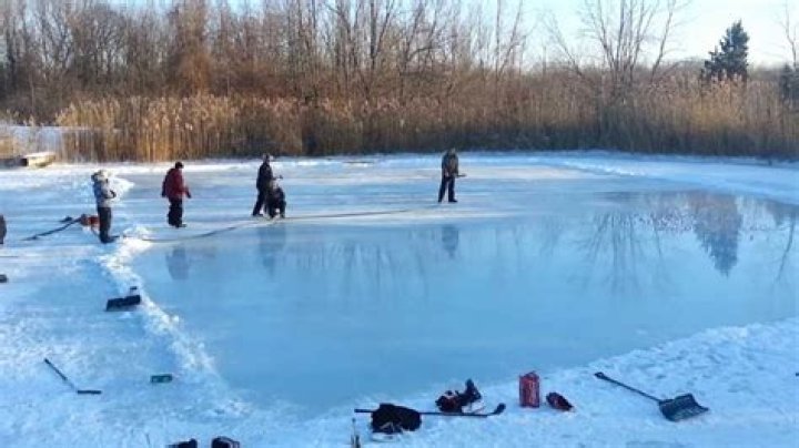 Quick Answer: How To Flood A Pond For Skating