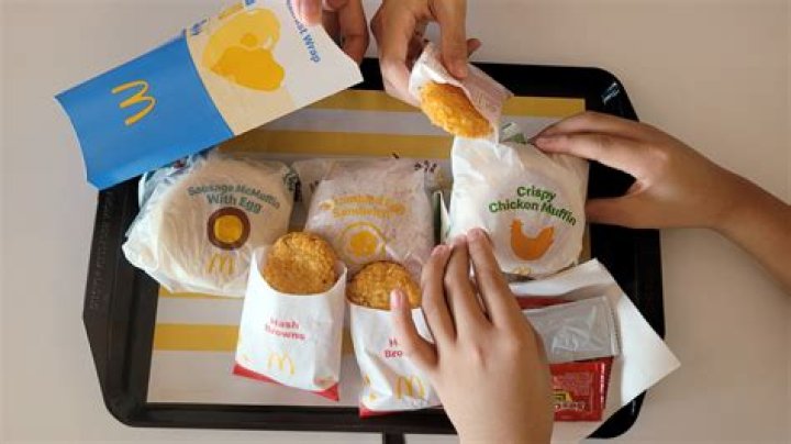 Quick Answer: What Time Does Mcdonalds Stop Serving Ice Cream