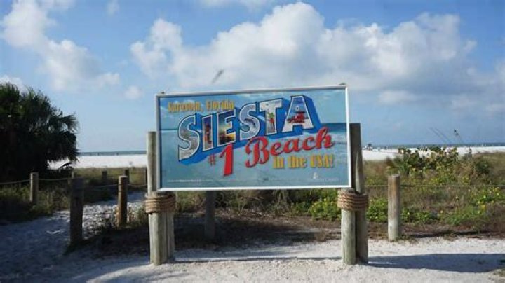 Quick Answer: Where Do You Fly Into For Siesta Key