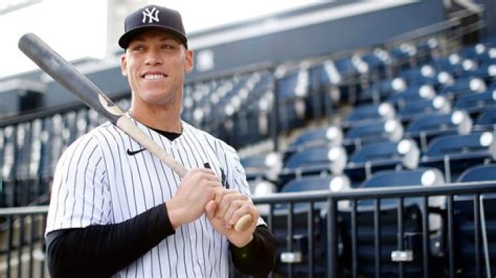 What Bat Does Aaron Judge Use