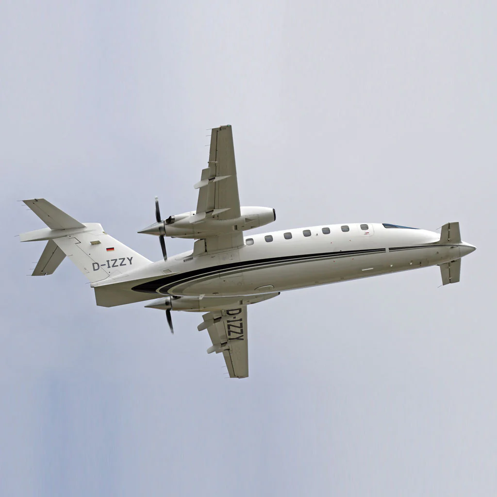 Piaggio P.180 Avanti - D-IZZY